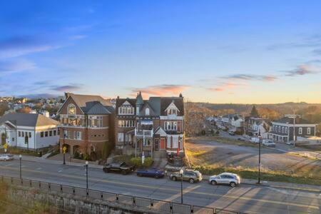 Charming Studio-Panoramic View-Your Pittsburgh Sanctuary Apartman Kültér fotó
