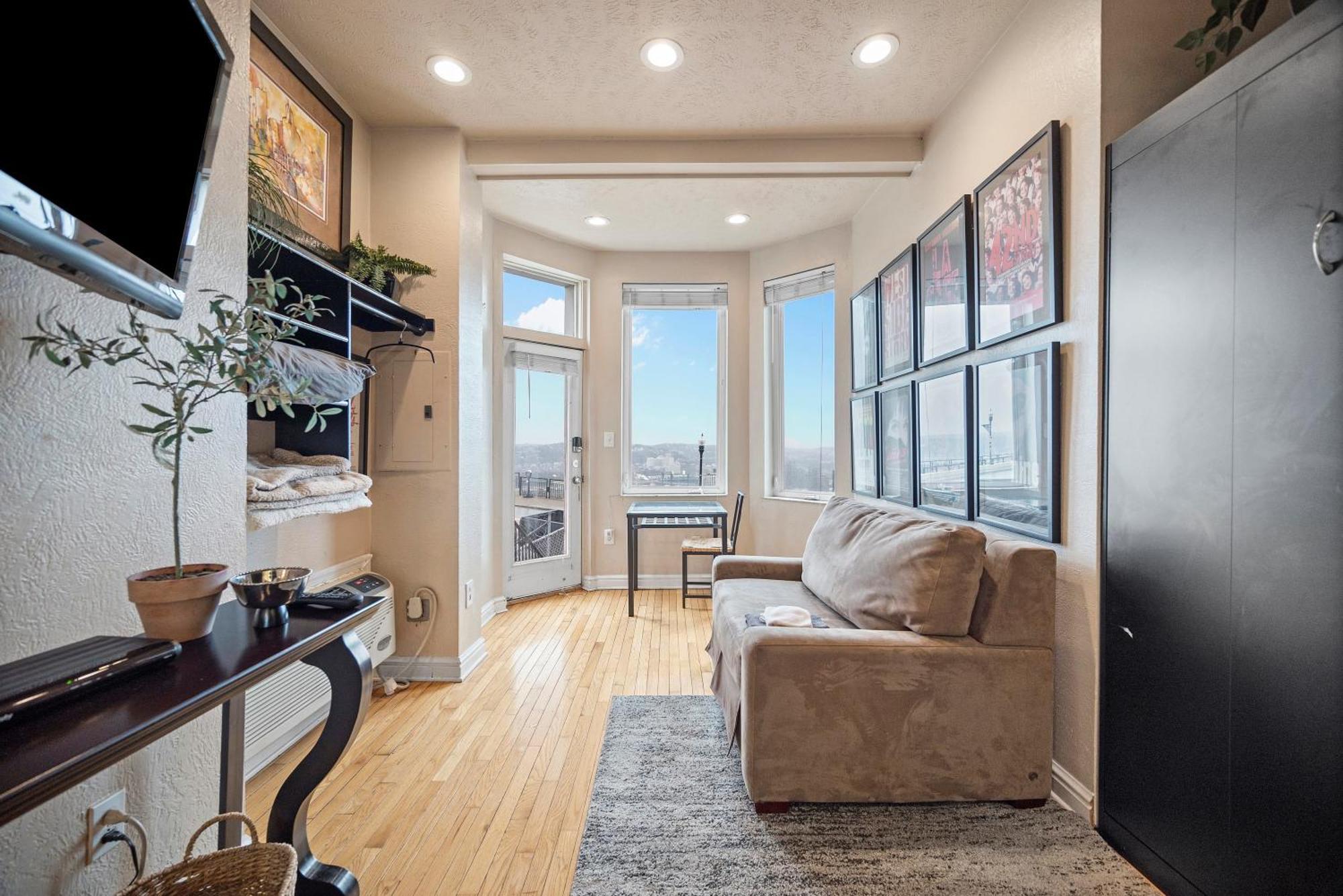 Charming Studio-Panoramic View-Your Pittsburgh Sanctuary Apartman Kültér fotó
